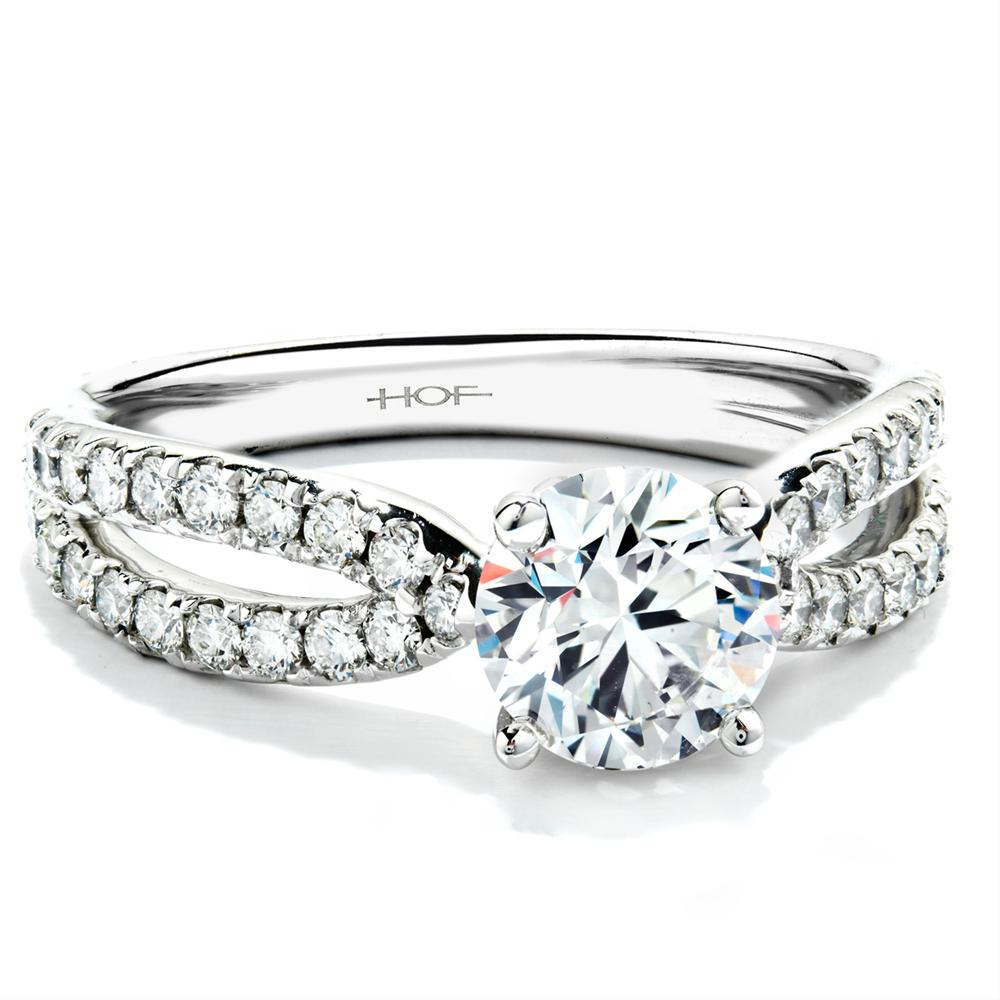 Hearts on Fire Envelop Single Twist Round Diamond Engagement Ring
