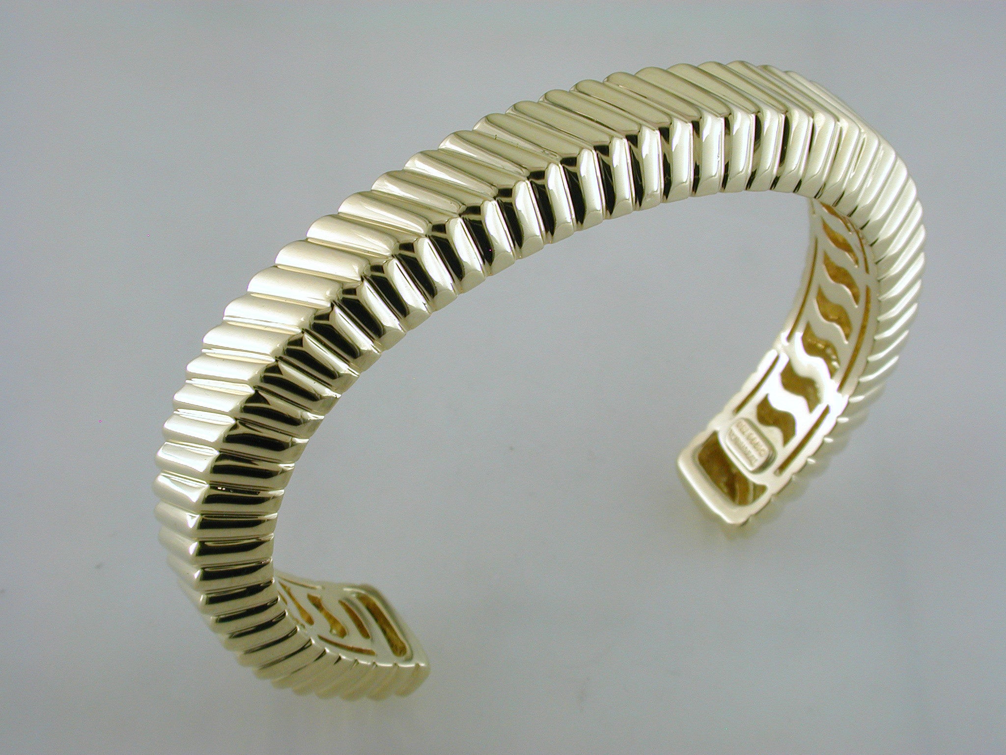 Tiffany & Co. 18K Yellow Gold Cuff Bracelet 1998 Chevron