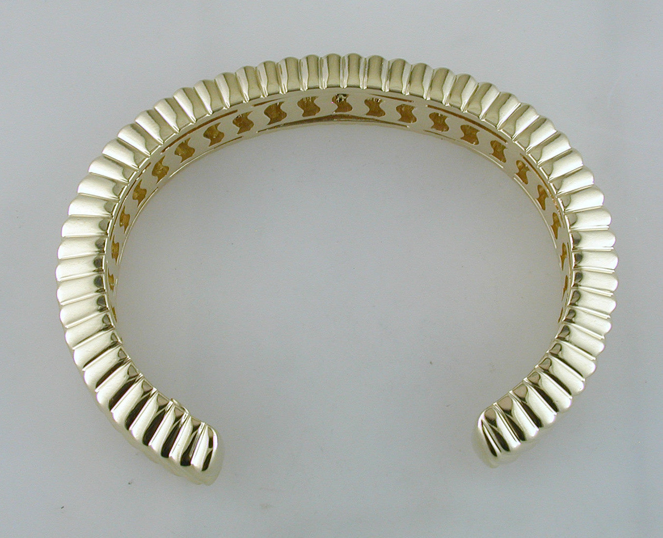 Estate Vintage Tiffany & Co. 18K Yellow Gold Cuff Bracelet 1998 Chevron Limited Ed. Grooved