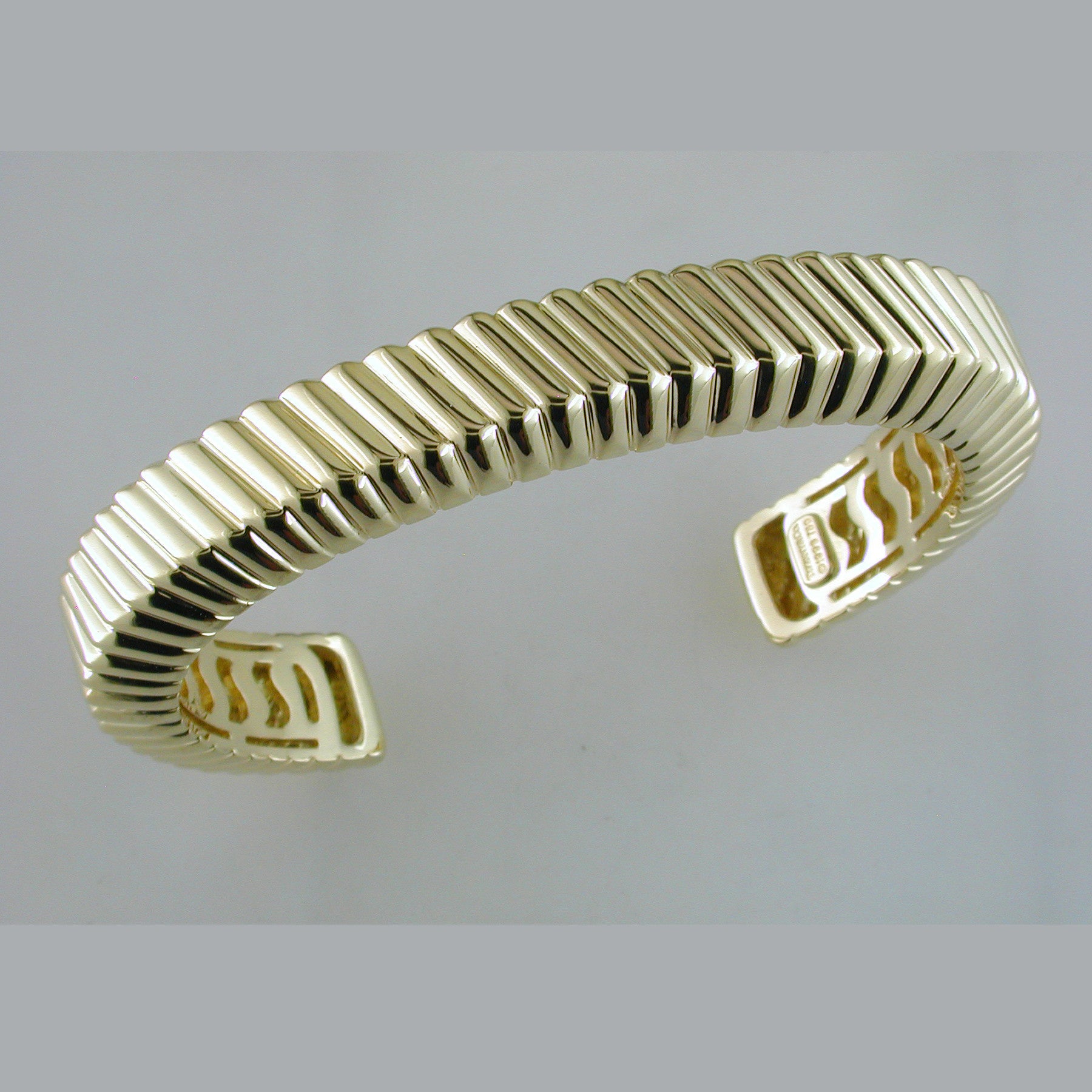 Estate Vintage Tiffany & Co. 18K Yellow Gold Cuff Bracelet 1998 Chevron Limited Ed. Grooved