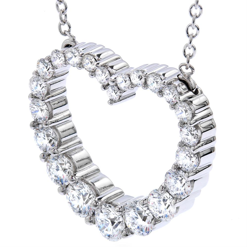 Hearts on Fire Whimsical Graduated Diamond Heart Pendant Necklace 18K