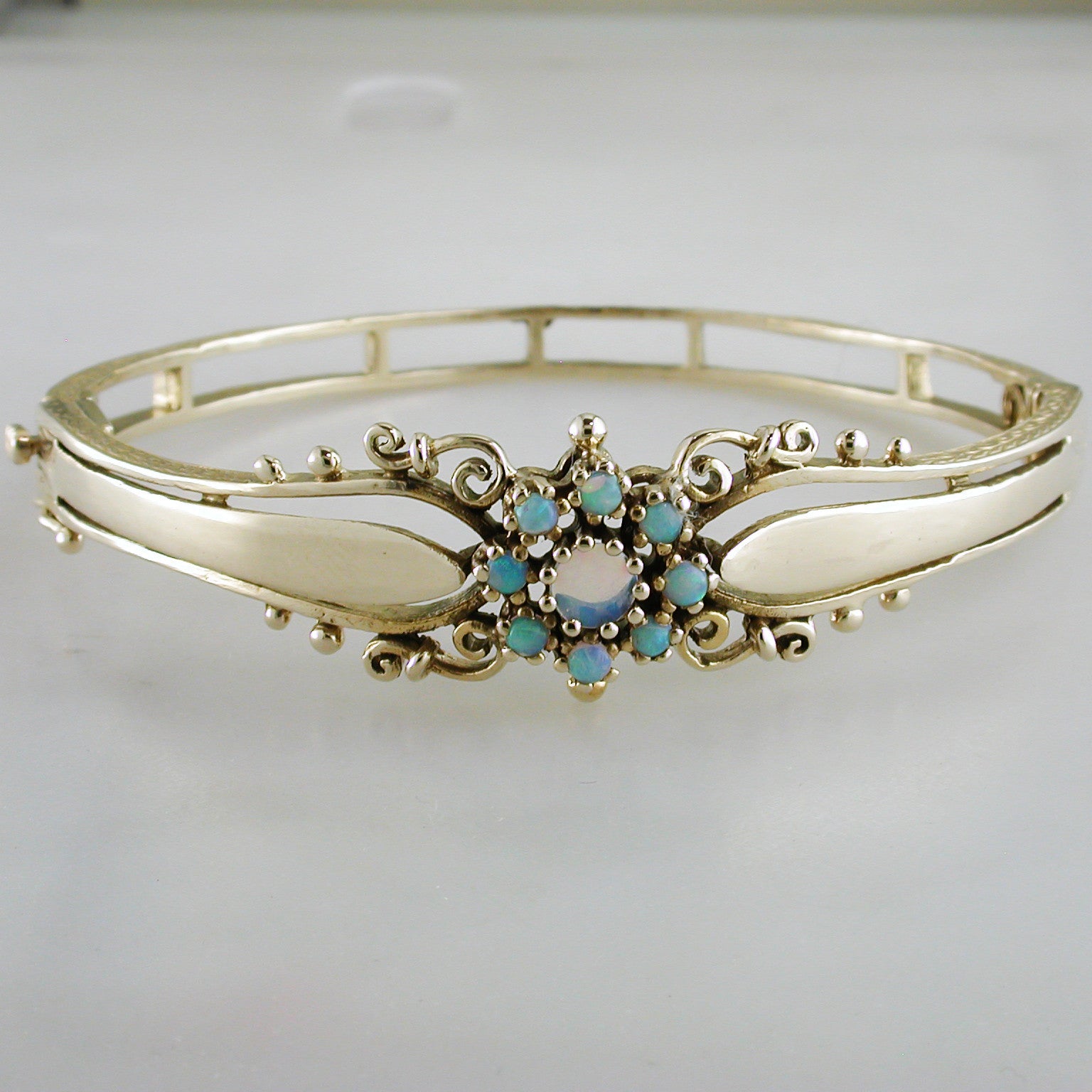 Vintage Estate 14K Yellow Gold Opal Hinged Bangle Bracelet