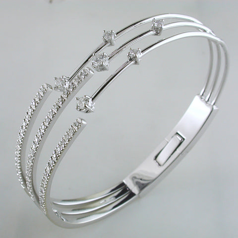 Pre-owned Estate 18K White Gold Hinged Diamond Crossover Bracelet