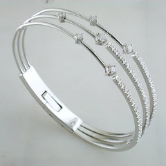 Pre-owned Estate 18K White Gold Hinged Diamond Crossover Bracelet
