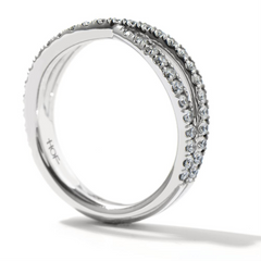Hearts on Fire Envelop Single Twist Diamond Band Ring 18K